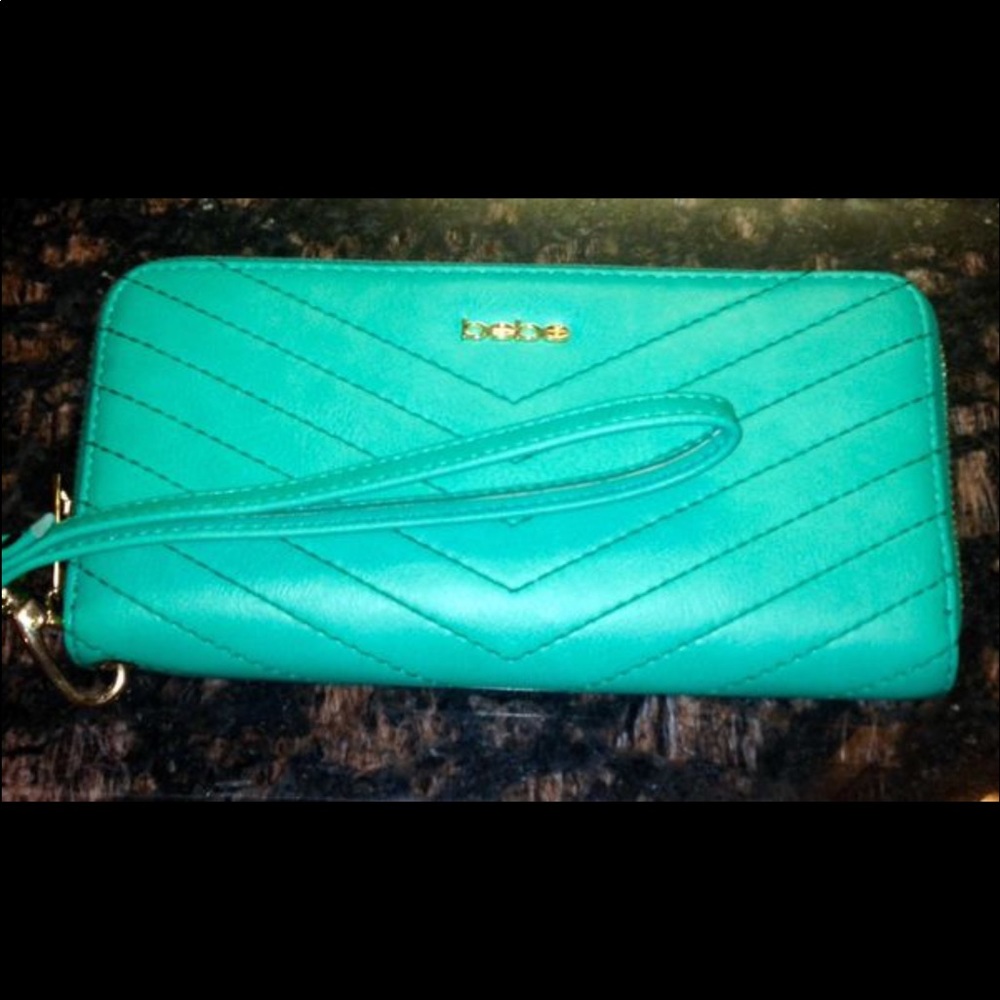 NWT~Bebe teal quilted patterned wallet~Tags not on